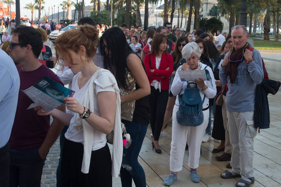 Visitantes en el Museo del Teatro Romano de Cartagena durante la Noche de los Museos.