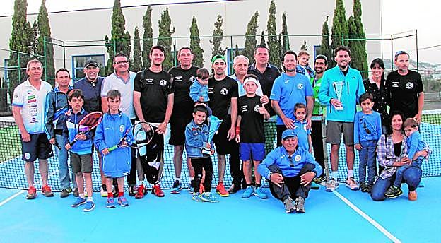 Participantes en las 12 Horas de Tenis.