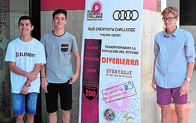 Los tres estudiantes, Antonio Egea, Fernando Jiménez y Hugo Guirao.