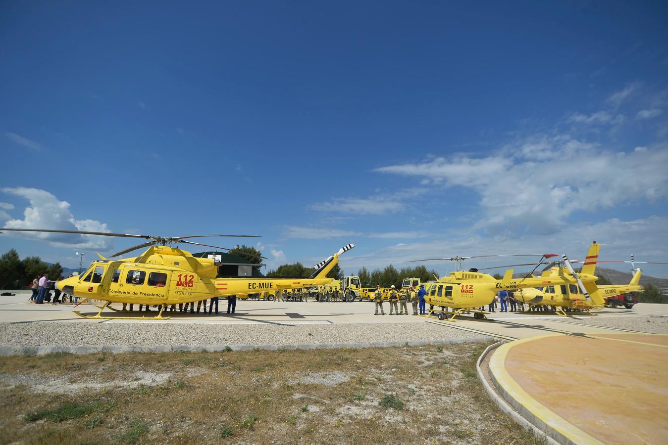 La lucha contra el fuego gana músculo desde el aire: este año el Plan Infomur contará por primera vez con cinco helicópteros y un avión anfibio