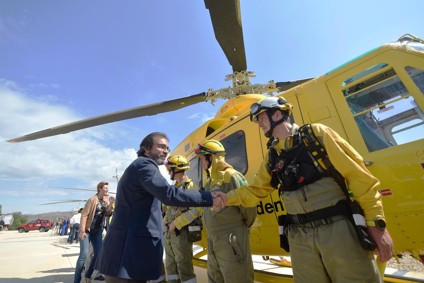 La lucha contra el fuego gana músculo desde el aire: este año el Plan Infomur contará por primera vez con cinco helicópteros y un avión anfibio