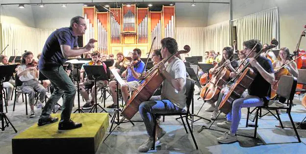 Alumnos de la Orquesta Sinfónica del Conservatorio Superior de Música, en un ensayo.