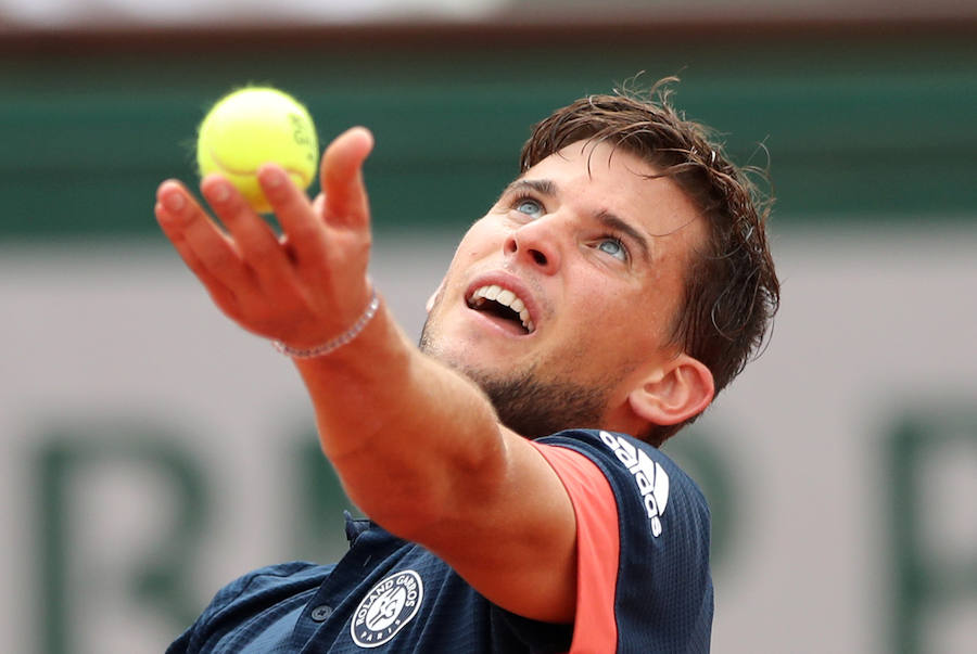 Rafael Nadal ha revalidado su título de campeón en la arcilla parisina y ya acumula once trofeos de Roland Garros, tras vencer a Thiem por 6-4, 6-3 y 6-2 