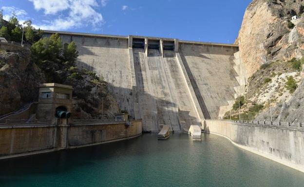 Embalse del Cenaje, en una imagen de archivo. 