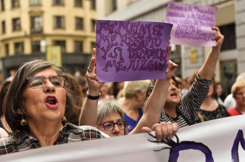 Decenas de asociaciones feministas convocan a la ciudadanía contra el sistema judicial «que ampara a violadores y desprotege a las mujeres»