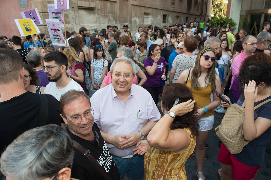 Concentración en la Plaza de Belluga de Murcia.