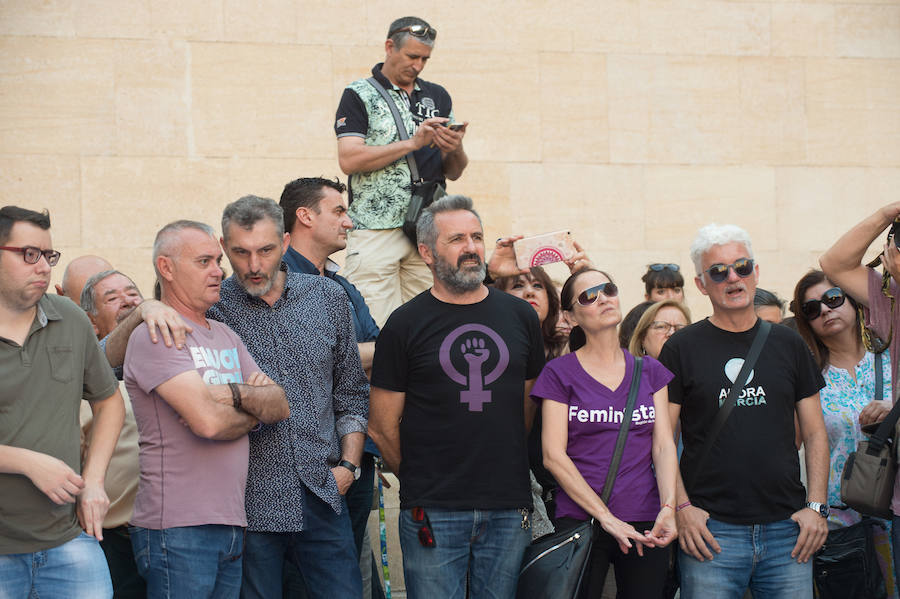 Concentración en la Plaza de Belluga de Murcia.