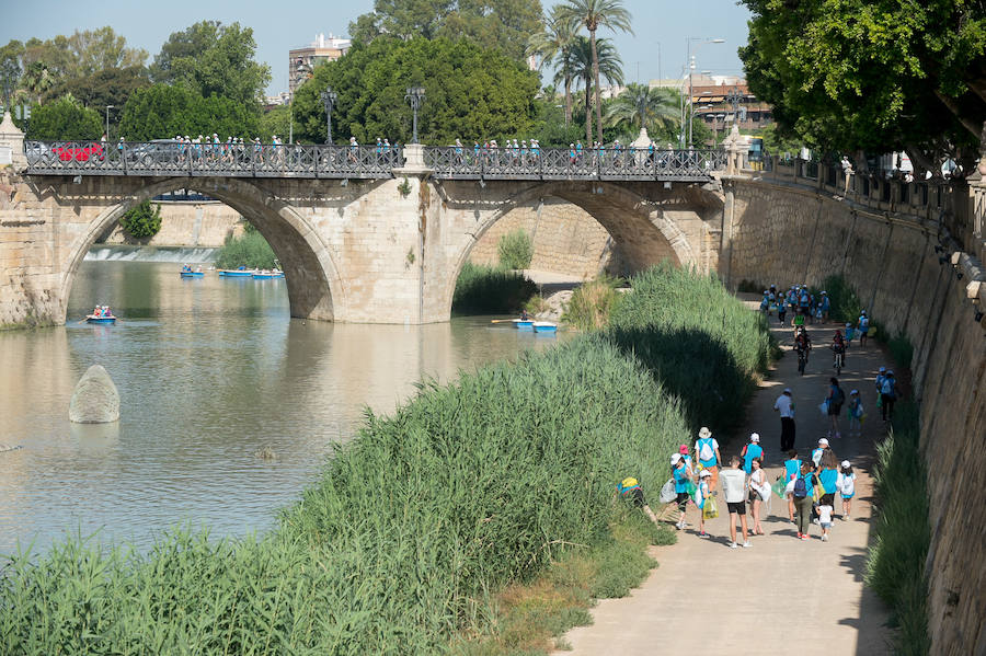 Participan en Murcia en una actividad de limpieza del Segura, desde la Contraparada hasta la Fica