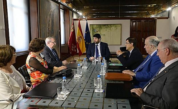 Reunión con el presidente del presidente del Consejo General de Colegios de Médicos de España, Serafín Romero.