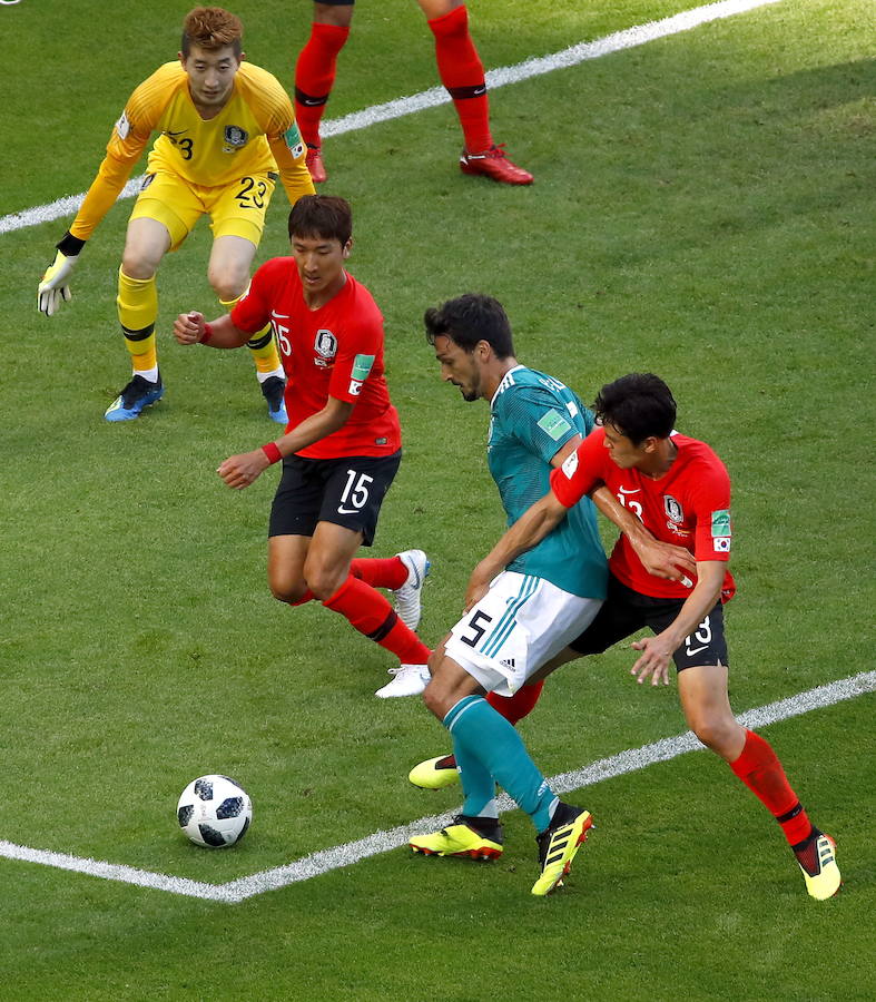 Corea del Sur venció a Alemania por 2-0 y selló el adiós de la campeona en Brasil al Mundial de Rusia.