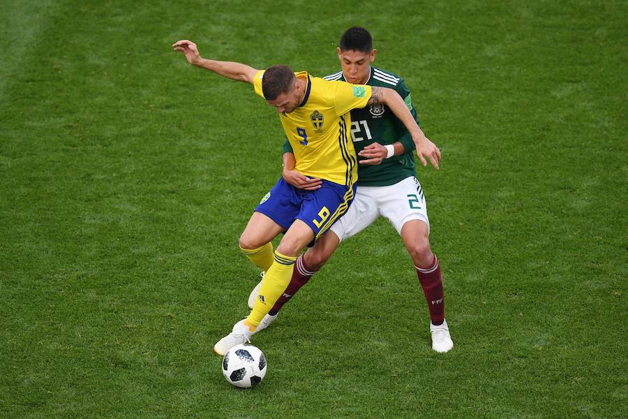 Suecia se impuso por 0-3 a México en el encuentro correspondiente a la tercera jornada del grupo F. La derrota de Alemania ante Corea del Sur dio el pase a ambas selecciones para octavos. 