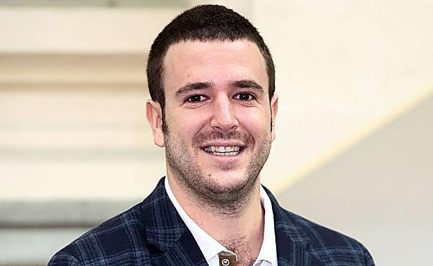 Álex Lequio regresa a España tras varios meses de tratamiento