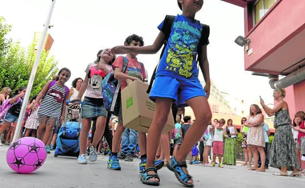 Alumnos del colegio San Pablo de Murcia, en su primer día de clase el curso pasado. 