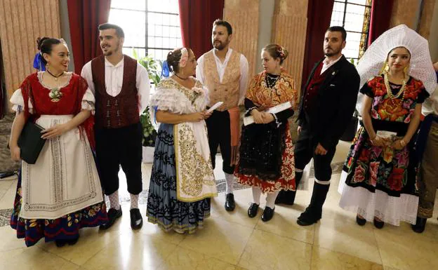 Participantes en el Festival Internacional de Folklore.