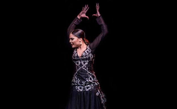 La joven bailaora Alba Heredia participa en el XXIII Festival de Flamenco de San Pedro del Pinatar. 