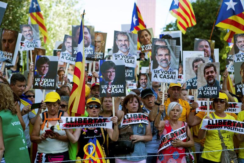 El expresident Puigdemont respalda en un mensaje desde Hamburgo la convocatoria de la ANC, Òmnium Cultural y la Asociación de Derechos Civiles de Cataluña