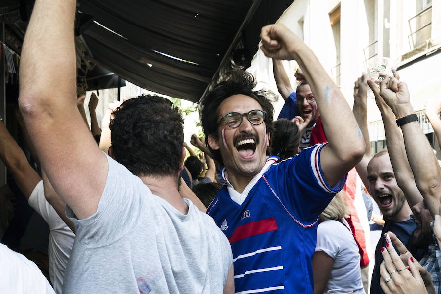 Los franceses se han echado a las calles de París apra celebrar el Mundial que ha ganado su selección en rusia.