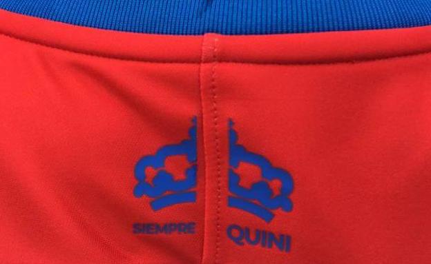 La nueva camiseta del Sporting recuerda a Quini en su parte trasera