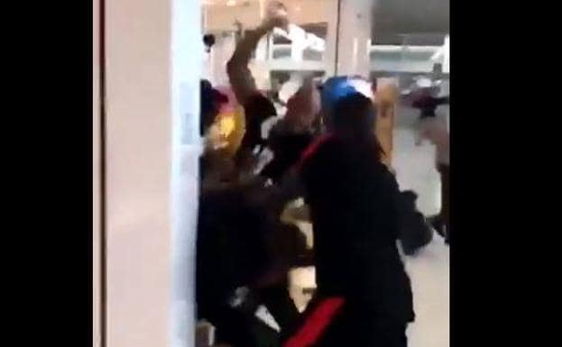 Captura de pantalla del vídeo del momento de la pelea.