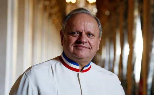 Muere el chef francés Robuchon, número uno en estrellas Michelin
