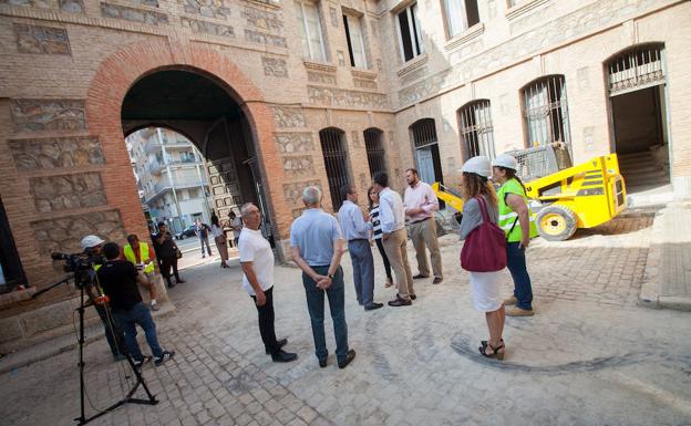 Visita a las catas de la Cárcel Vieja. 