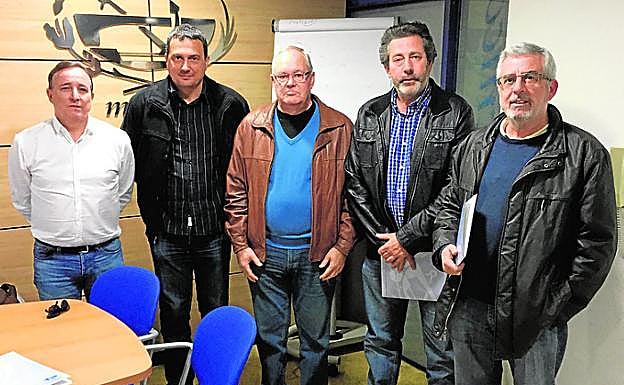 Integrantes de la Comisión Más Tren por Camarillas. 