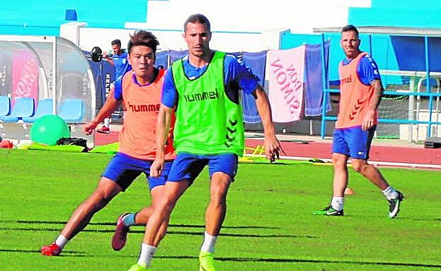 Manolo, en una sesión de entrenamiento del Jumilla. 