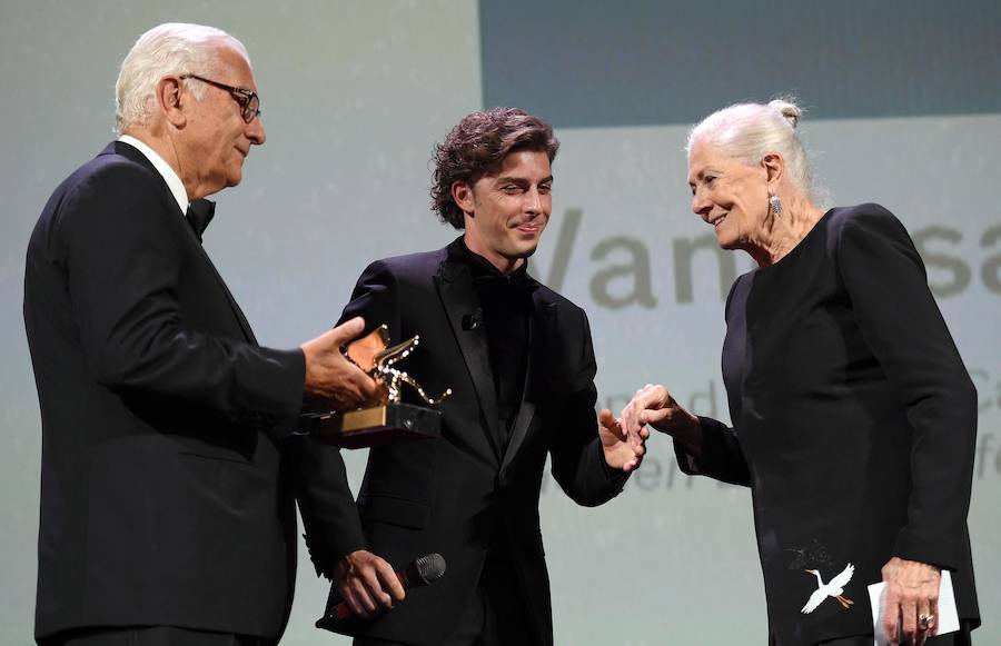 La 75° edición del Festival Internacional anual de Cine de Venecia se abrió con su ceremonia de apertura y con la proyección de la película 'First Man', sobre la preparación de la misión Apolo XI