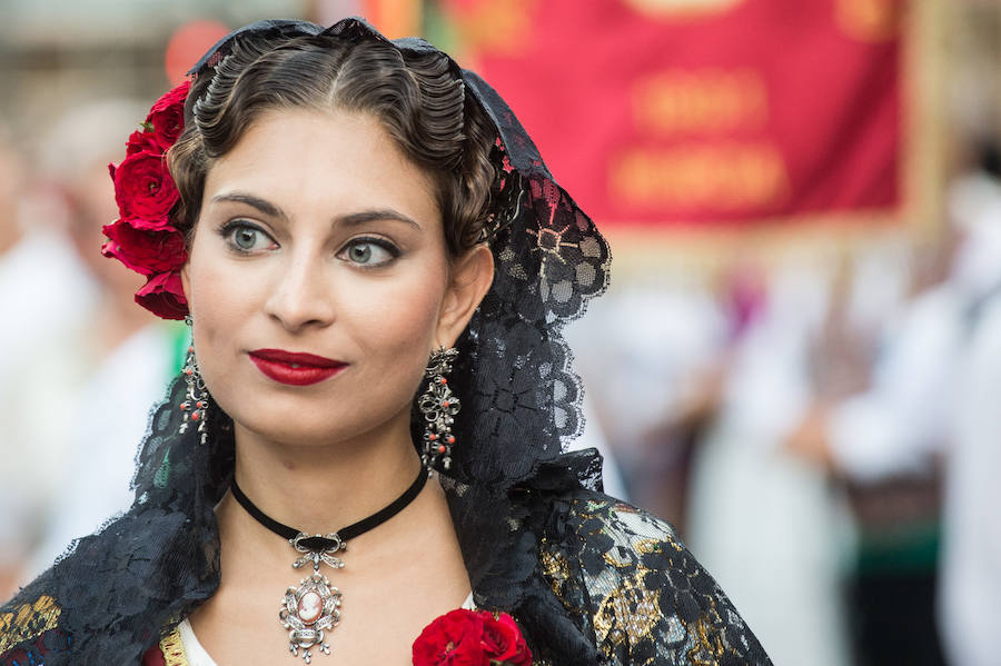 Durante el trayecto, la Patrona estuvo acompañada por cientos de murcianos desde la salida de su santuario hasta su llegada a la iglesia del Carmen