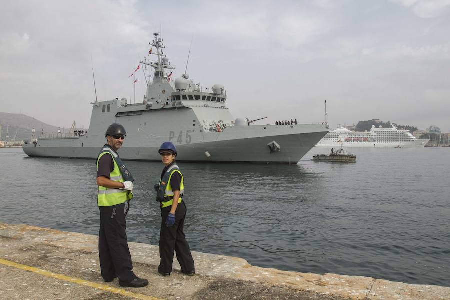 Entre sus misiones principales figuran las de protección de otros buques, lucha contra el terrorismo, piratería, narcotráfico y tráfico de personas, así como labores de rescate y salvamento