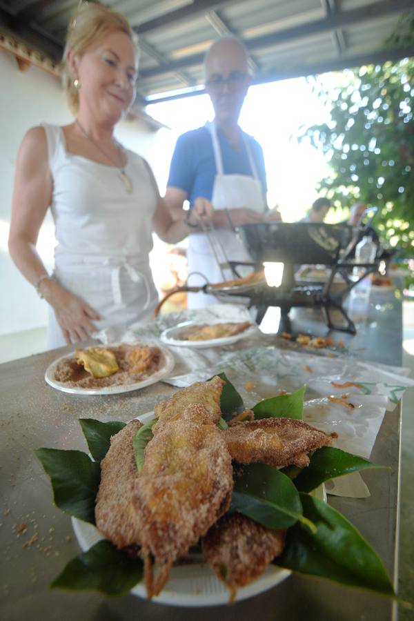 Más de medio centenar de aspirantes participan en el I Concurso Regional para elegir la mejor pieza de esta joya gastronómica. La sede de la Federación de Peñas Huertanas acogió ayer la primera semifinal