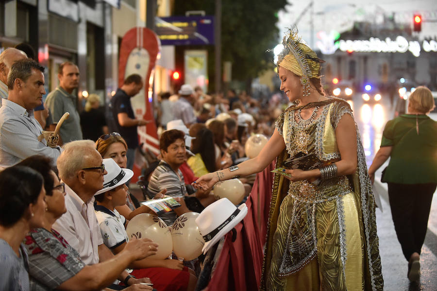 Este año, como novedad, el bando moro, encabezado por el rey Aben Hud, abre el desfile
