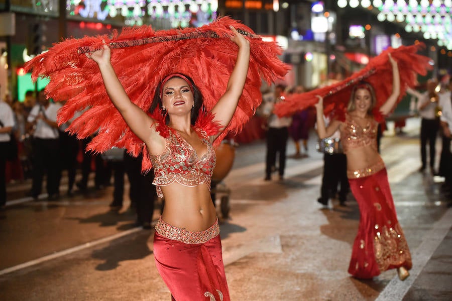 Este año, como novedad, el bando moro, encabezado por el rey Aben Hud, abre el desfile