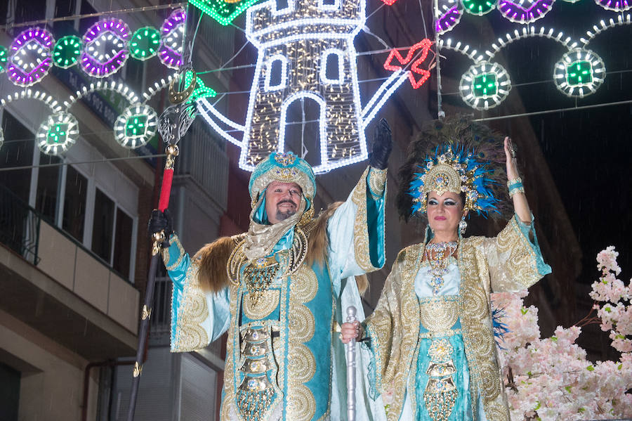 Este año, como novedad, el bando moro, encabezado por el rey Aben Hud, abre el desfile