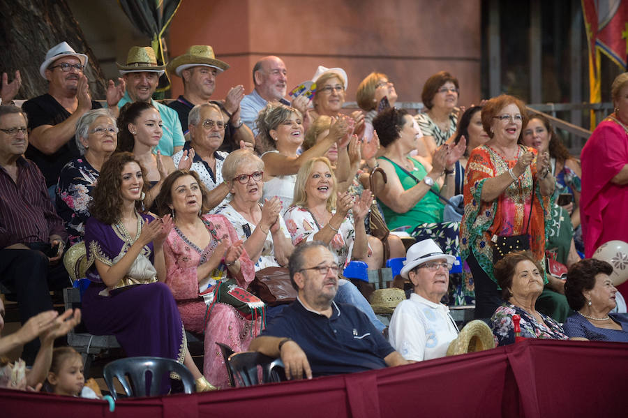 Este año, como novedad, el bando moro, encabezado por el rey Aben Hud, abre el desfile