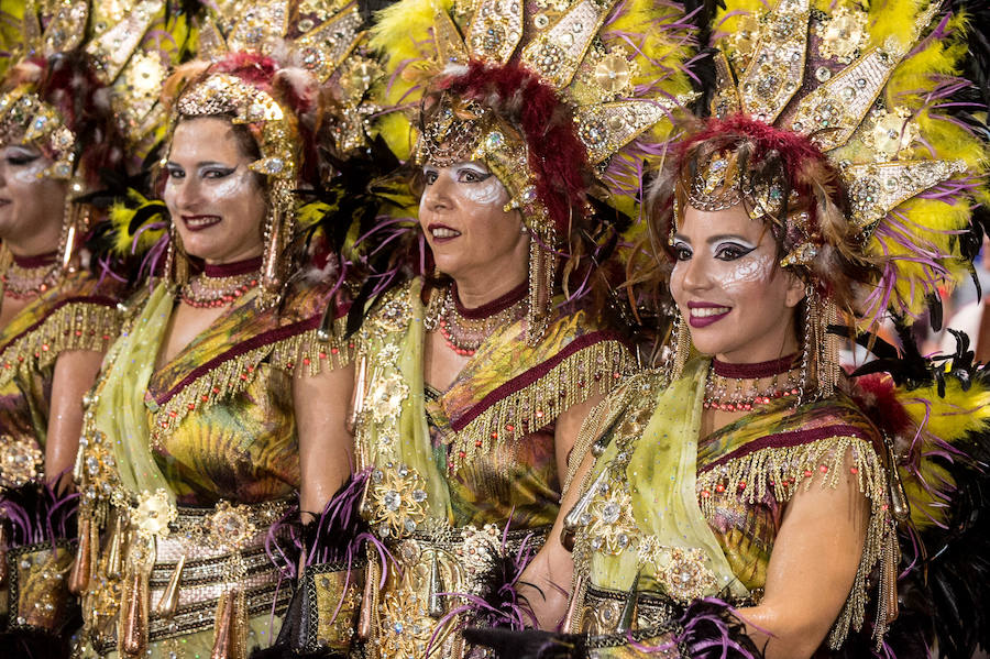 Este año, como novedad, el bando moro, encabezado por el rey Aben Hud, abre el desfile