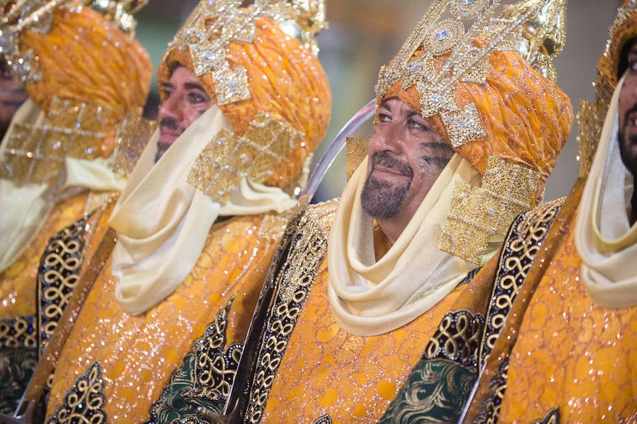 Este año, como novedad, el bando moro, encabezado por el rey Aben Hud, abre el desfile