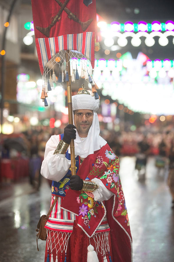 Este año, como novedad, el bando moro, encabezado por el rey Aben Hud, abre el desfile
