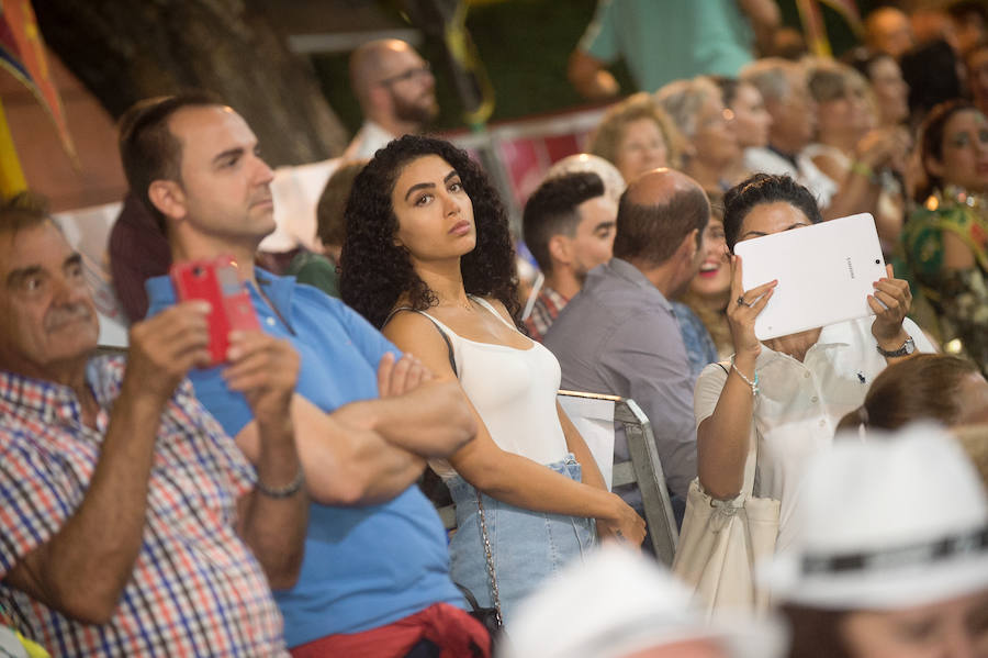 Este año, como novedad, el bando moro, encabezado por el rey Aben Hud, abre el desfile