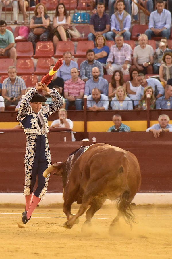 El torero murciano y el diestro francés cortan dos orejas cada uno y salen a hombros de La Condomina tras lidiar una buena corrida de Parladé