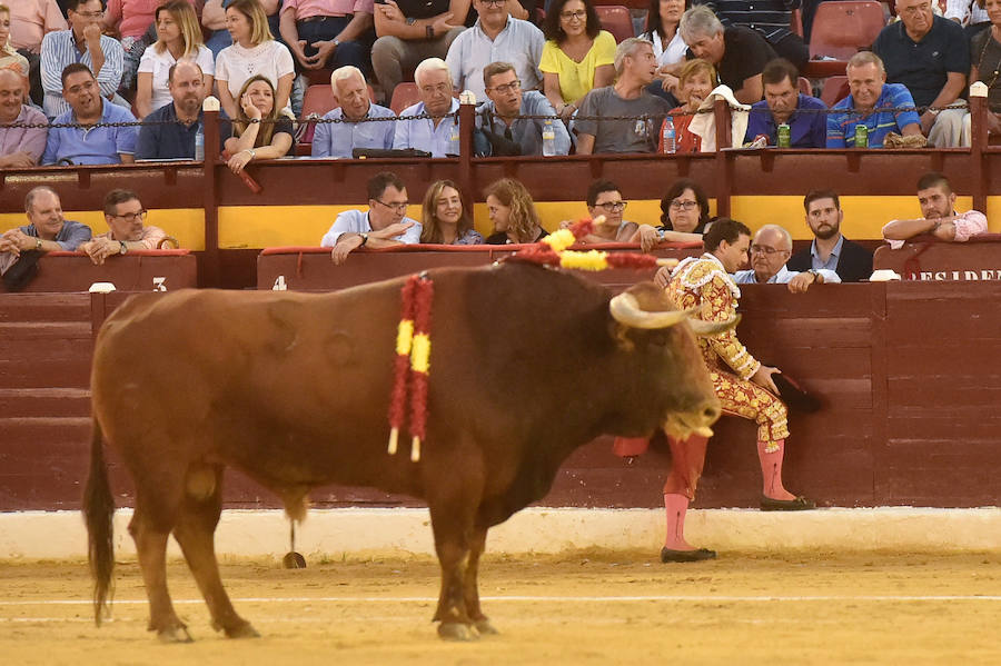 El torero murciano y el diestro francés cortan dos orejas cada uno y salen a hombros de La Condomina tras lidiar una buena corrida de Parladé