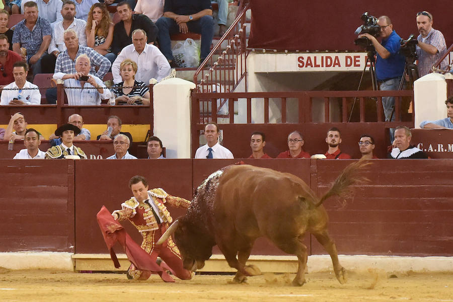 El torero murciano y el diestro francés cortan dos orejas cada uno y salen a hombros de La Condomina tras lidiar una buena corrida de Parladé