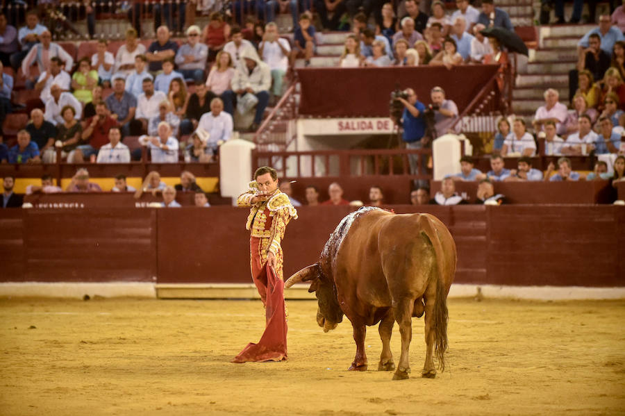 El torero murciano y el diestro francés cortan dos orejas cada uno y salen a hombros de La Condomina tras lidiar una buena corrida de Parladé