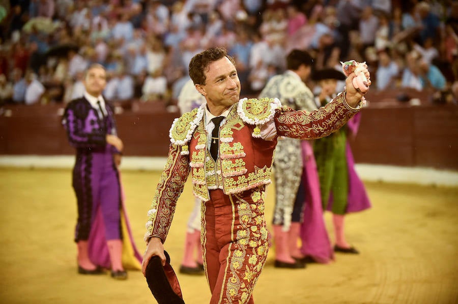 El torero murciano y el diestro francés cortan dos orejas cada uno y salen a hombros de La Condomina tras lidiar una buena corrida de Parladé