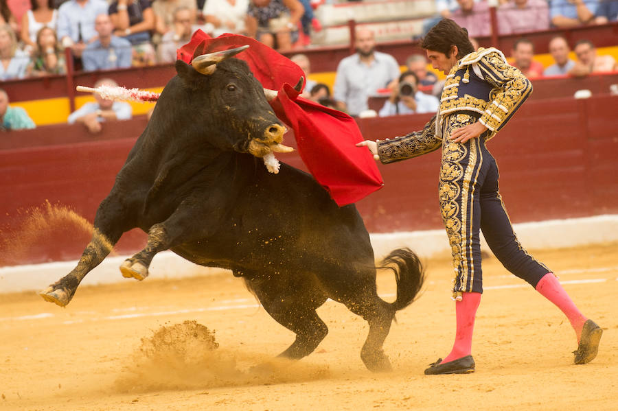 El torero murciano y el diestro francés cortan dos orejas cada uno y salen a hombros de La Condomina tras lidiar una buena corrida de Parladé