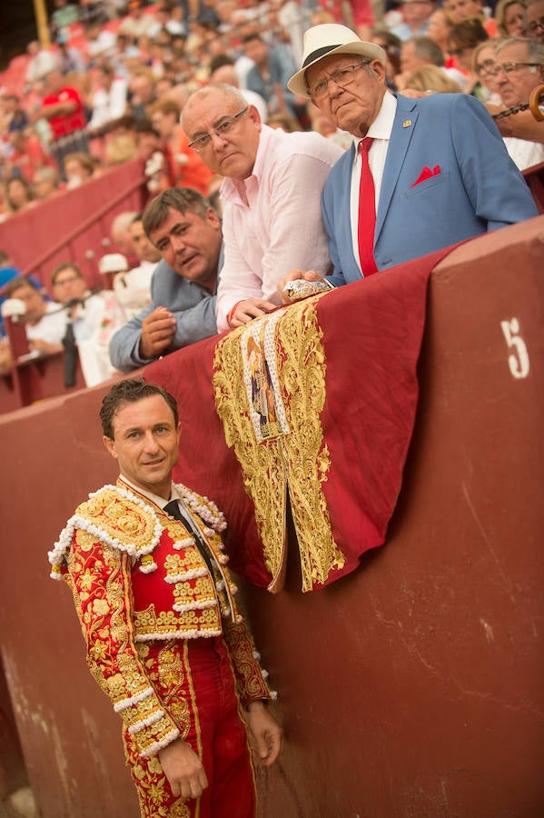 El torero murciano y el diestro francés cortan dos orejas cada uno y salen a hombros de La Condomina tras lidiar una buena corrida de Parladé