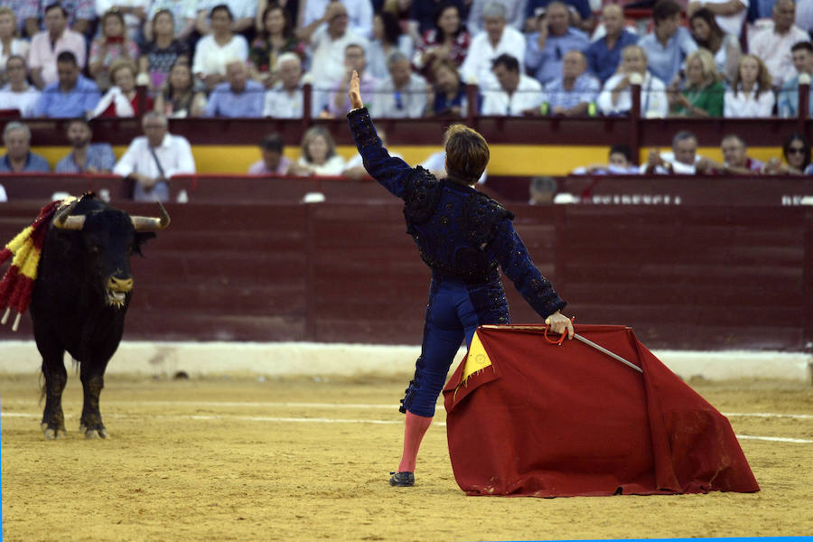 El lorquino triunfa cortando cuatro orejas y sale a hombros con El Juli, mientras que Manzanares se va de vacío en la Feria Taurina de Murcia