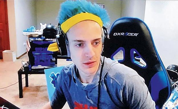 El hombre que gana medio millón de dólares al mes jugando al 'Fortnite'