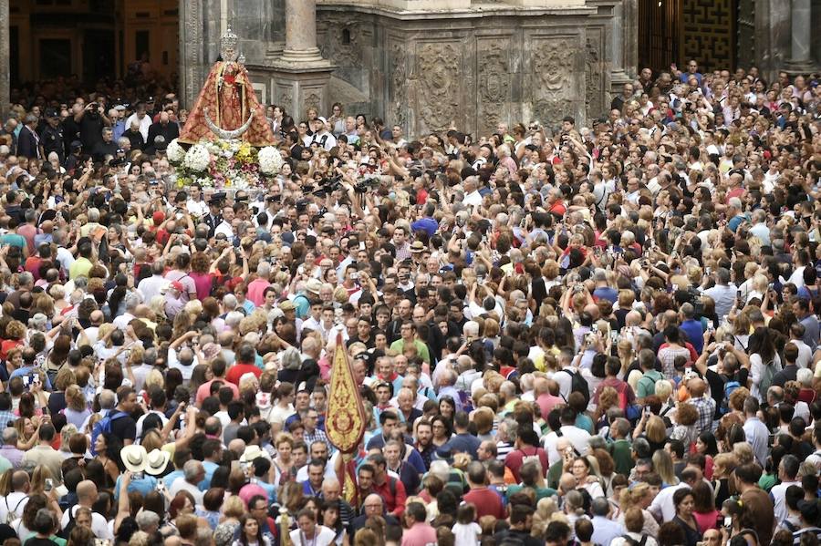 La ciudad se vuelca con la Fuensanta en una romería que ha superado la previsión de lluvias