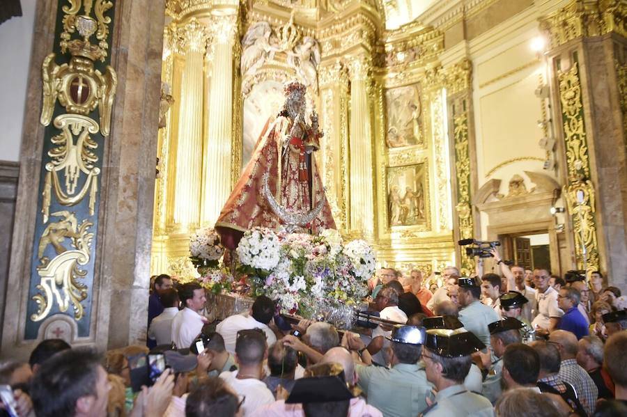 La ciudad se vuelca con la Fuensanta en una romería que ha superado la previsión de lluvias